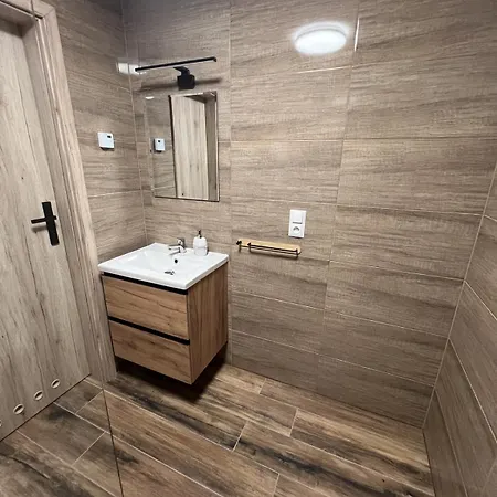 Appartement I Wypoczynkowe Z Jacuzzi Lidzbark